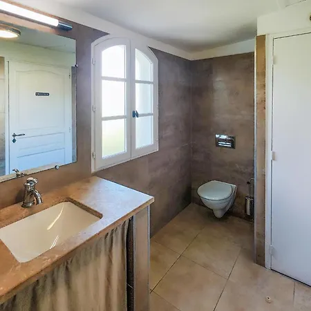 1 Bedroom In Saint-laurent-de-la-ca Holiday home *